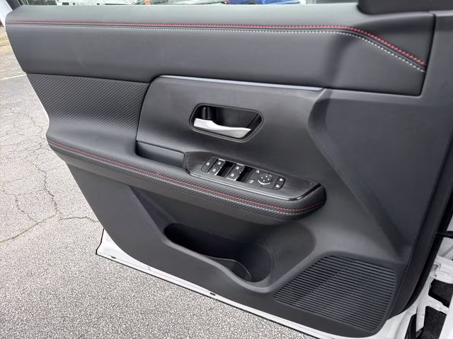 2026 Aspen White/Super Black Nissan Kicks SR AWD SUV