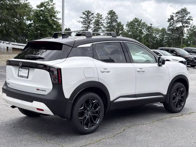 2026 Aspen White/Super Black Nissan Kicks SR AWD SUV