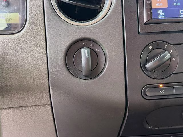 2006 White Ford F-150 FX4 4X4 Truck