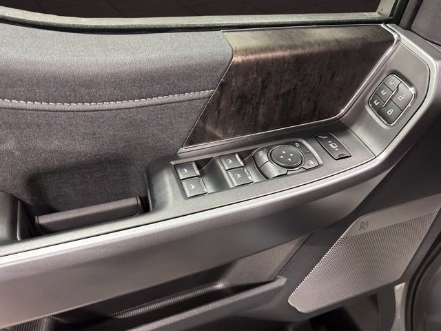 2026 Glacier Gray Metallic Tri-Coat Ford Super Duty F-250 SRW Lariat Black Appearance 4X4 Truck