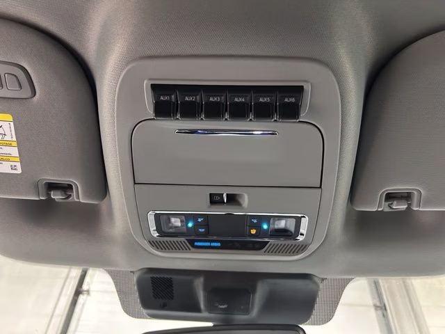 2026 Glacier Gray Metallic Tri-Coat Ford Super Duty F-250 SRW Lariat Black Appearance 4X4 Truck