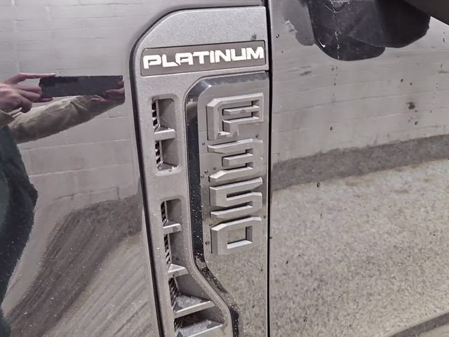 2026 Agate Black Metallic Ford Super Duty F-350 SRW Platinum 4X4 Truck