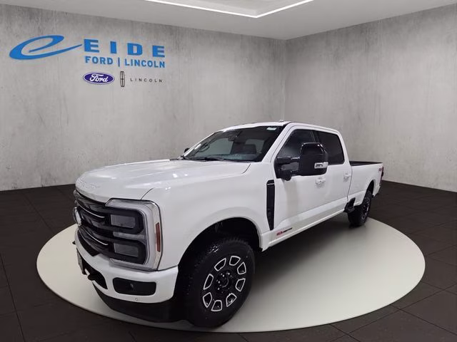 2026 Star White Metallic Tri-Coat Ford Super Duty F-350 SRW Platinum 4X4 Truck