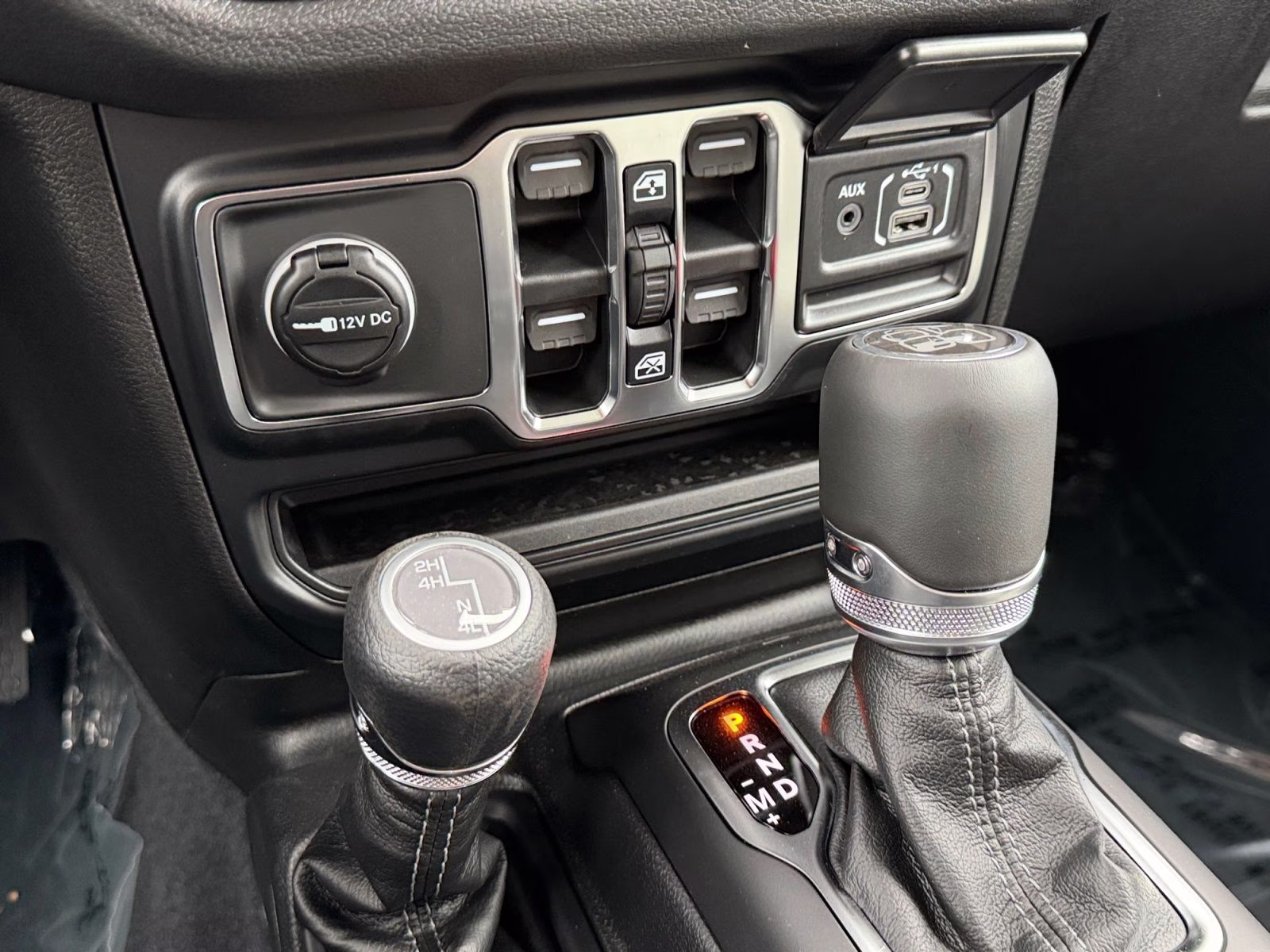 2026 Bright White Clearcoat Jeep Gladiator 85th Anniversary Edition 4X4 Truck