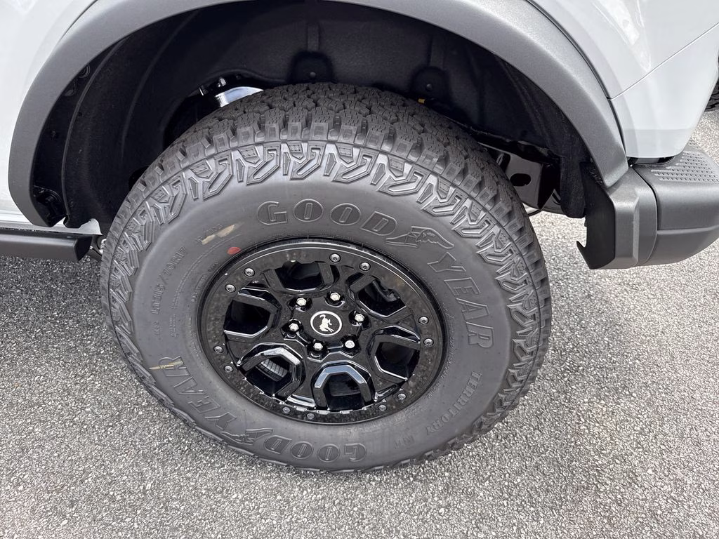 2026 Avalanche Ford Bronco Badlands 4X4 SUV
