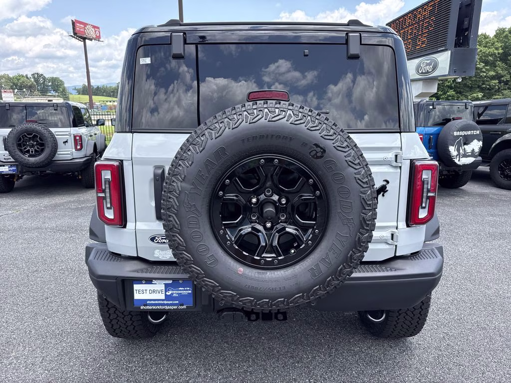 2026 Avalanche Ford Bronco Badlands 4X4 SUV