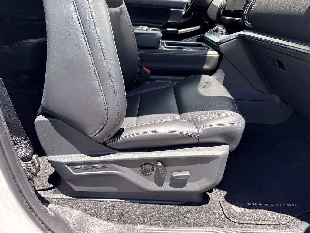 2025 Oxford White Ford Expedition Max Platinum 4X4 SUV