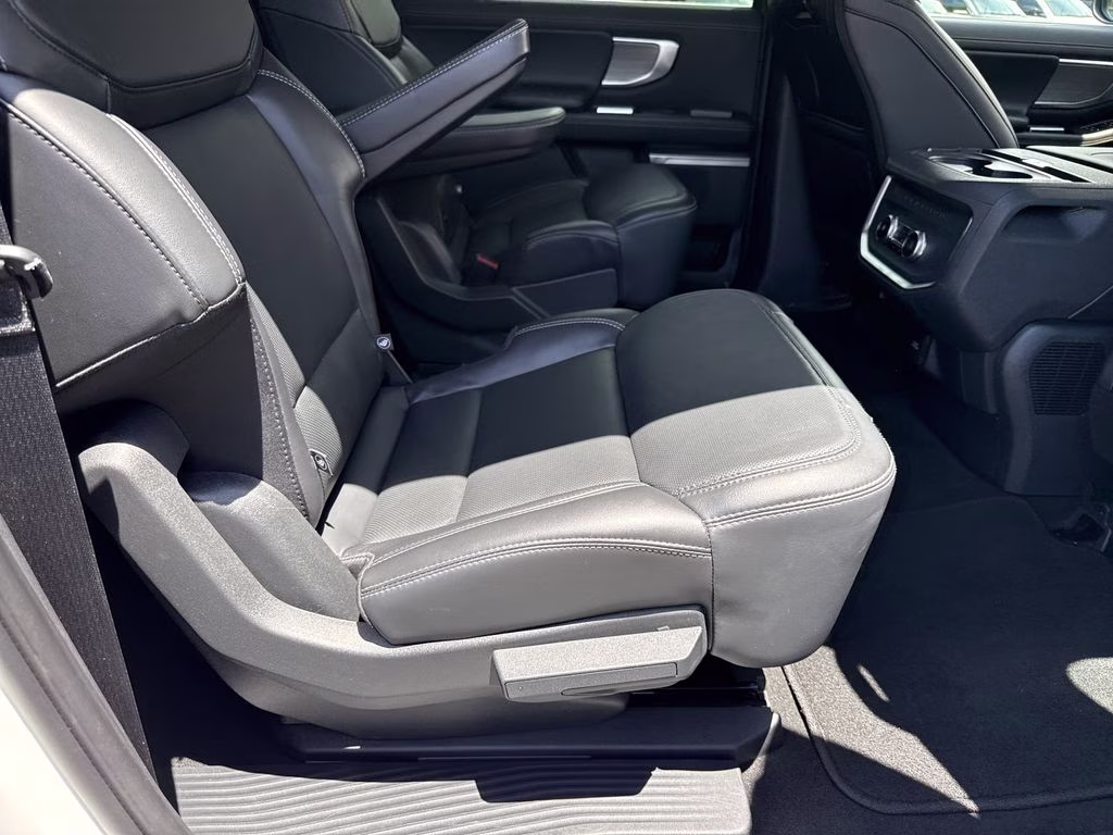 2025 Oxford White Ford Expedition Max Platinum 4X4 SUV