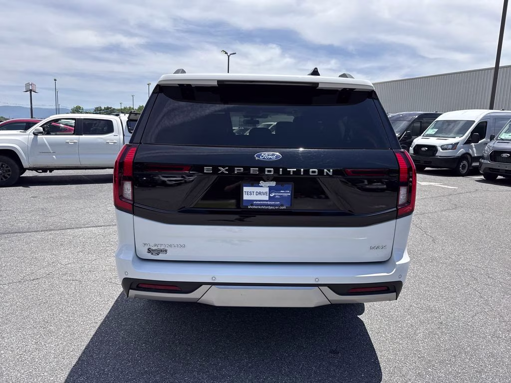 2025 Oxford White Ford Expedition Max Platinum 4X4 SUV