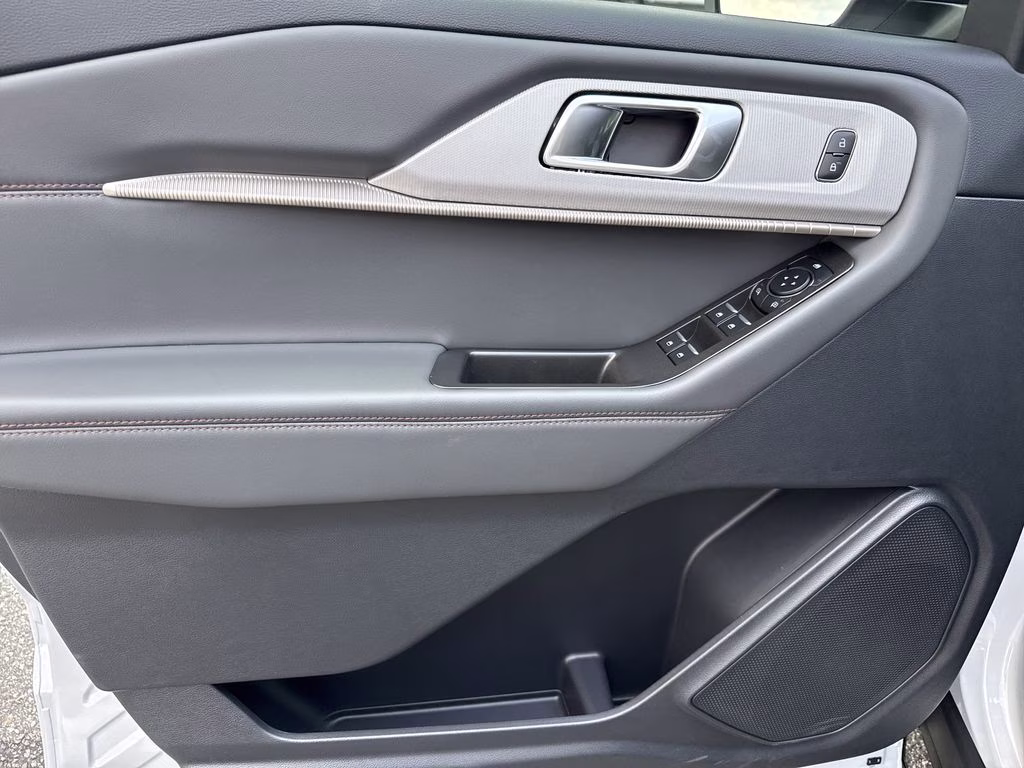 2026 Space White Metallic Ford Explorer Active RWD SUV