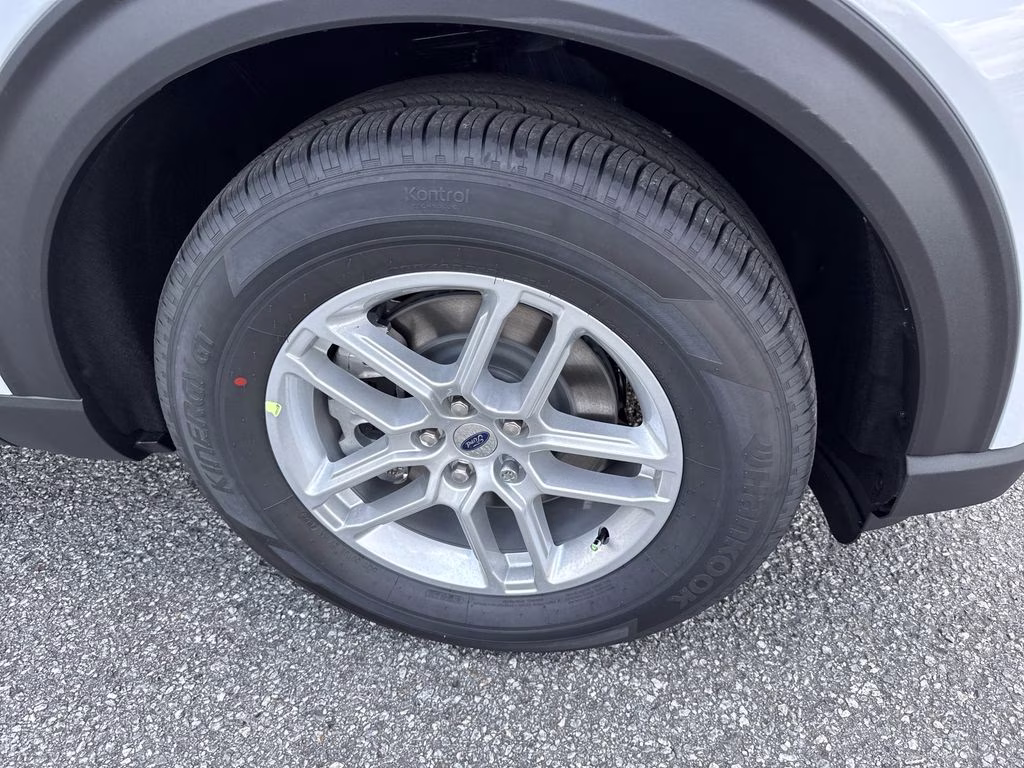 2026 Space White Metallic Ford Explorer Active RWD SUV