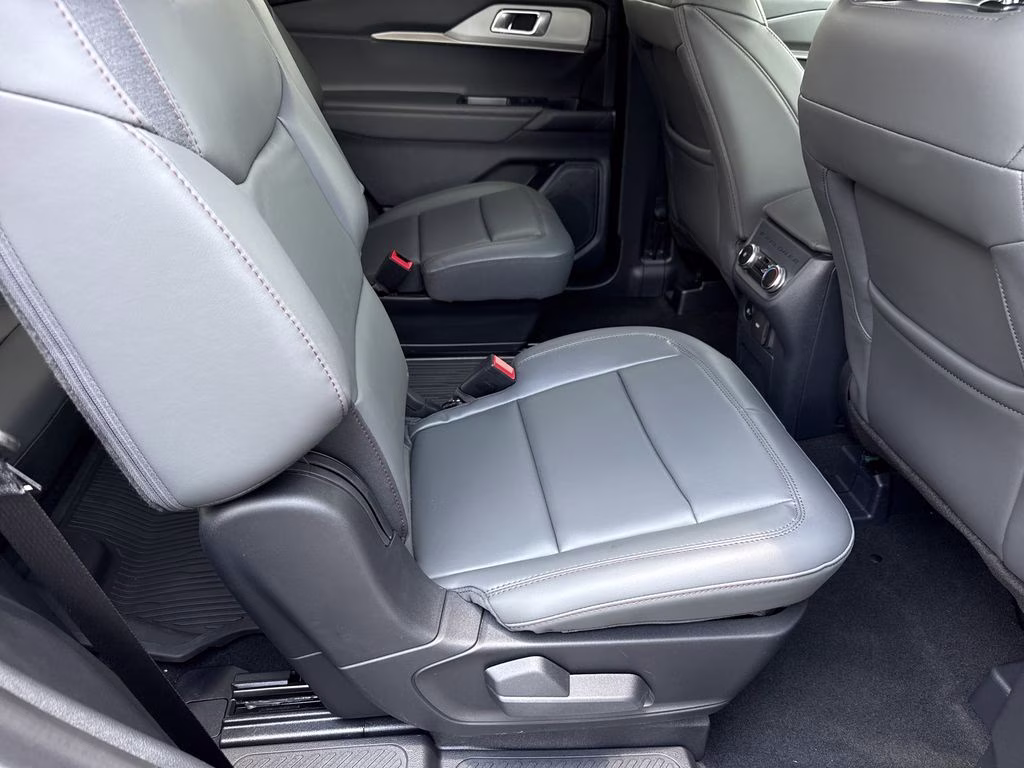 2026 Space White Metallic Ford Explorer Active RWD SUV