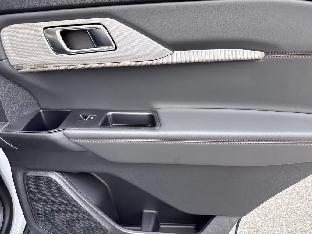 2026 Space White Metallic Ford Explorer Active RWD SUV