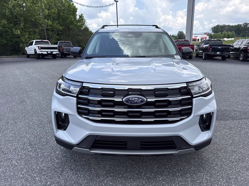 2026 Space White Metallic Ford Explorer Active RWD SUV