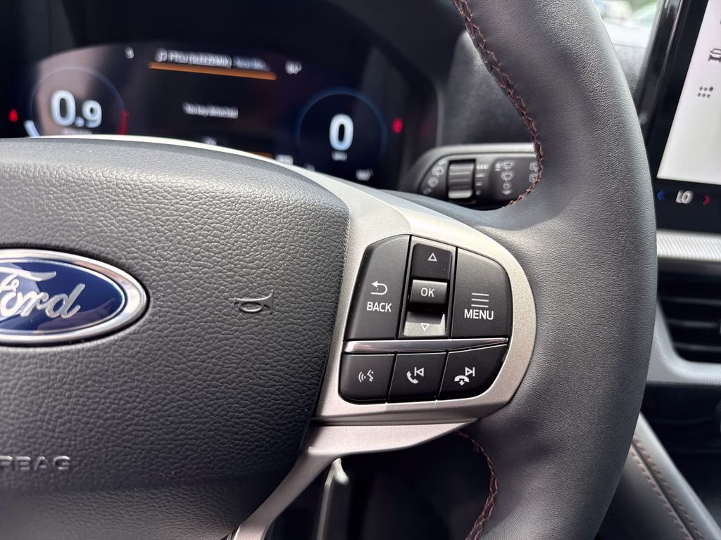 2026 Space White Metallic Ford Explorer Active RWD SUV