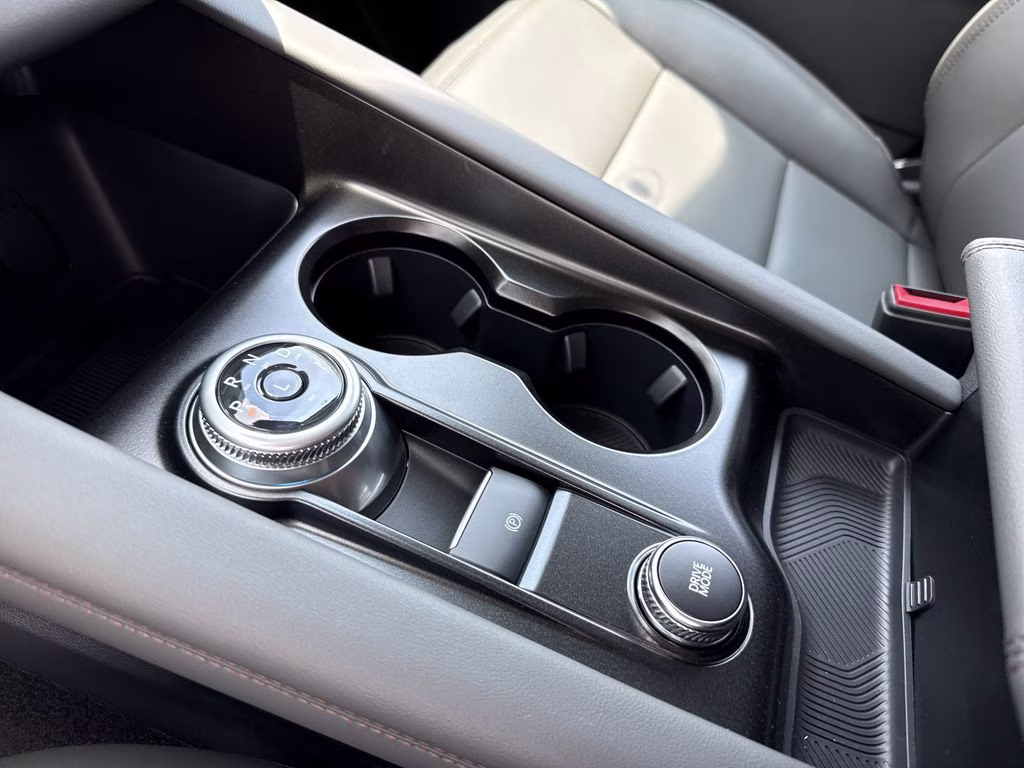 2026 Space White Metallic Ford Explorer Active RWD SUV
