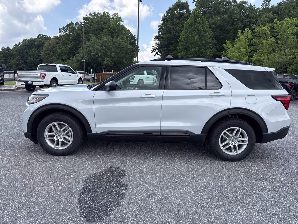 2026 Space White Metallic Ford Explorer Active RWD SUV