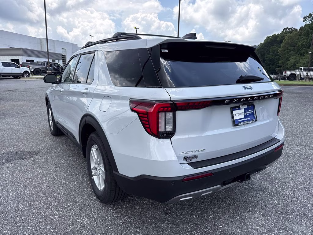 2026 Space White Metallic Ford Explorer Active RWD SUV