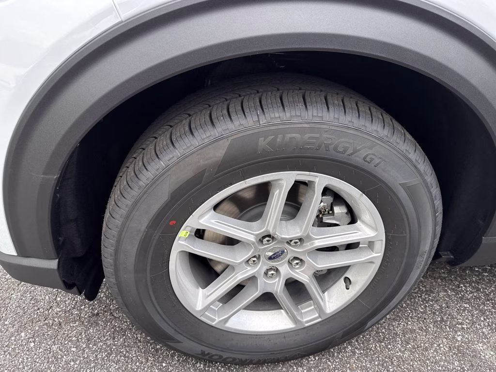 2026 Space White Metallic Ford Explorer Active RWD SUV