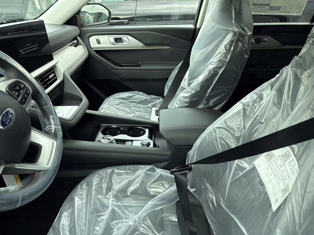 2026 Space White Metallic Ford Explorer Active RWD SUV