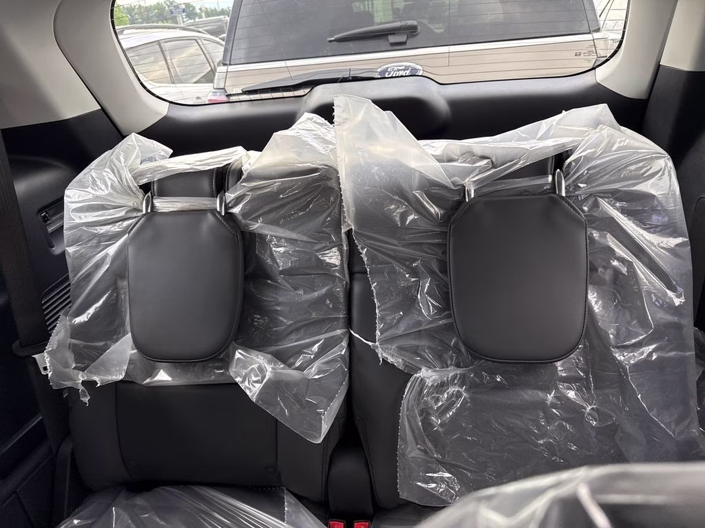 2026 Space White Metallic Ford Explorer Active RWD SUV