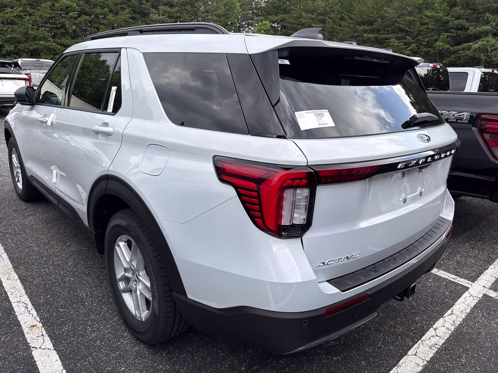 2026 Space White Metallic Ford Explorer Active RWD SUV