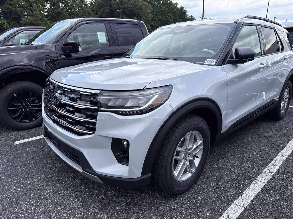 2026 Space White Metallic Ford Explorer Active RWD SUV