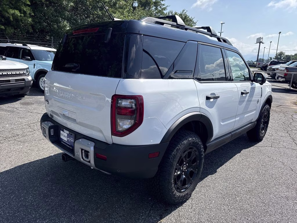2026 Oxford White Ford Bronco Sport Outer Banks 4X4 SUV