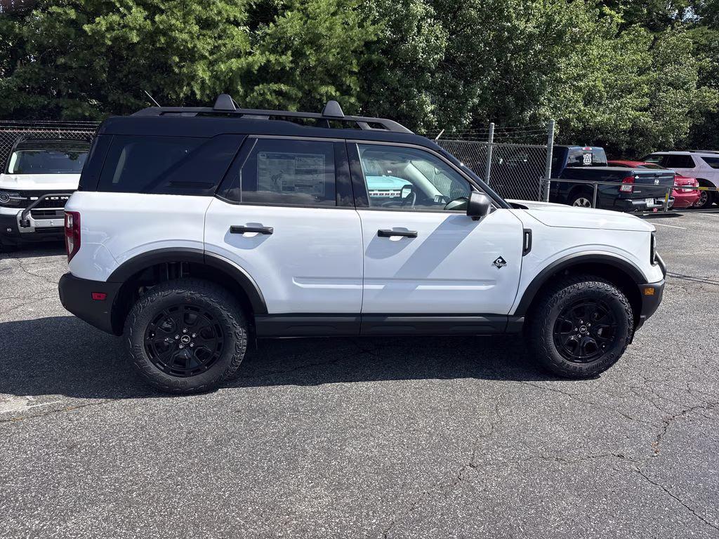 2026 Oxford White Ford Bronco Sport Outer Banks 4X4 SUV
