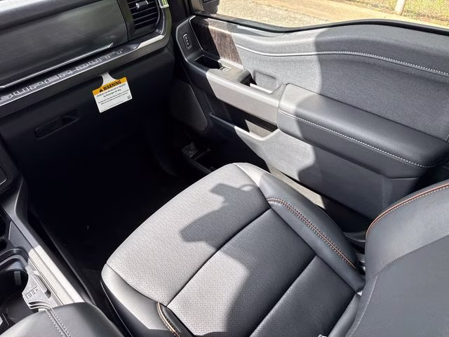 2026 Avalanche Ford Super Duty F-250 SRW Lariat 4X4 Truck