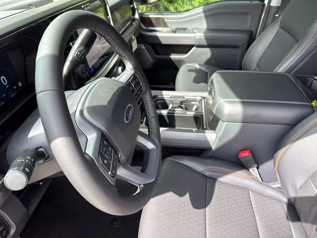 2026 Avalanche Ford Super Duty F-250 SRW Lariat 4X4 Truck