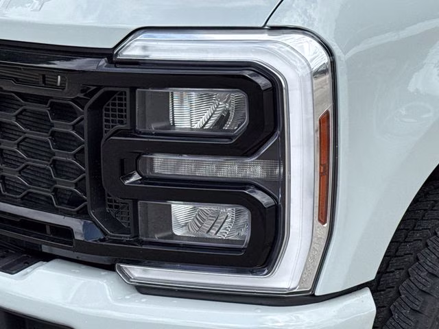 2026 Avalanche Ford Super Duty F-250 SRW Lariat 4X4 Truck