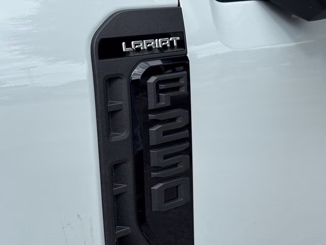 2026 Avalanche Ford Super Duty F-250 SRW Lariat 4X4 Truck