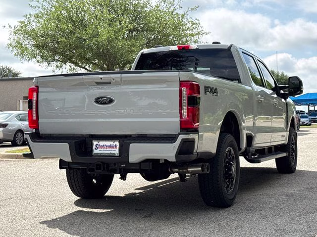 2026 Avalanche Ford Super Duty F-250 SRW Lariat 4X4 Truck