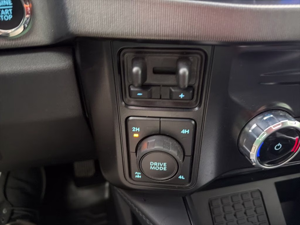 2026 Avalanche Ford Super Duty F-250 SRW Platinum 4X4 Truck