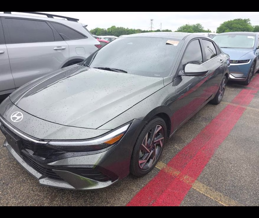 2025 Amazon Gray Hyundai Elantra SEL Convenience FWD Sedan