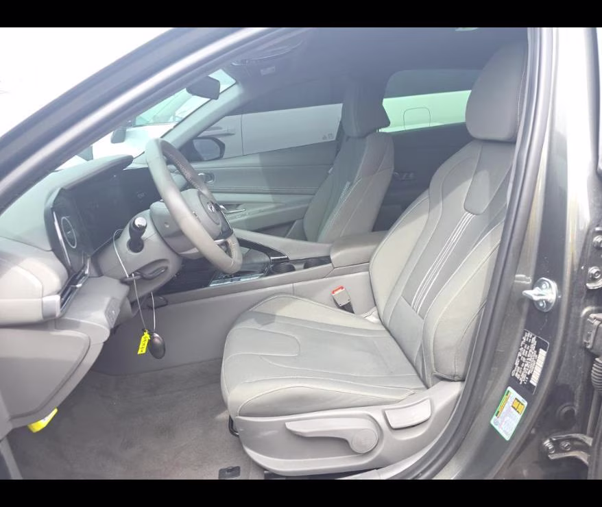 2025 Amazon Gray Hyundai Elantra SEL Convenience FWD Sedan