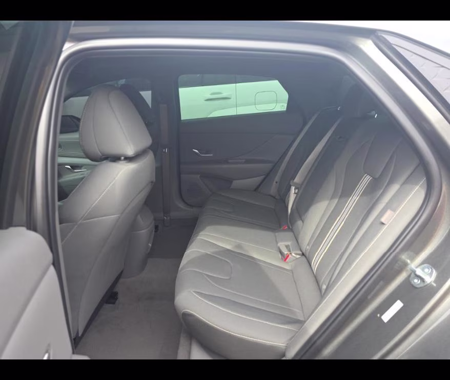 2025 Amazon Gray Hyundai Elantra SEL Convenience FWD Sedan