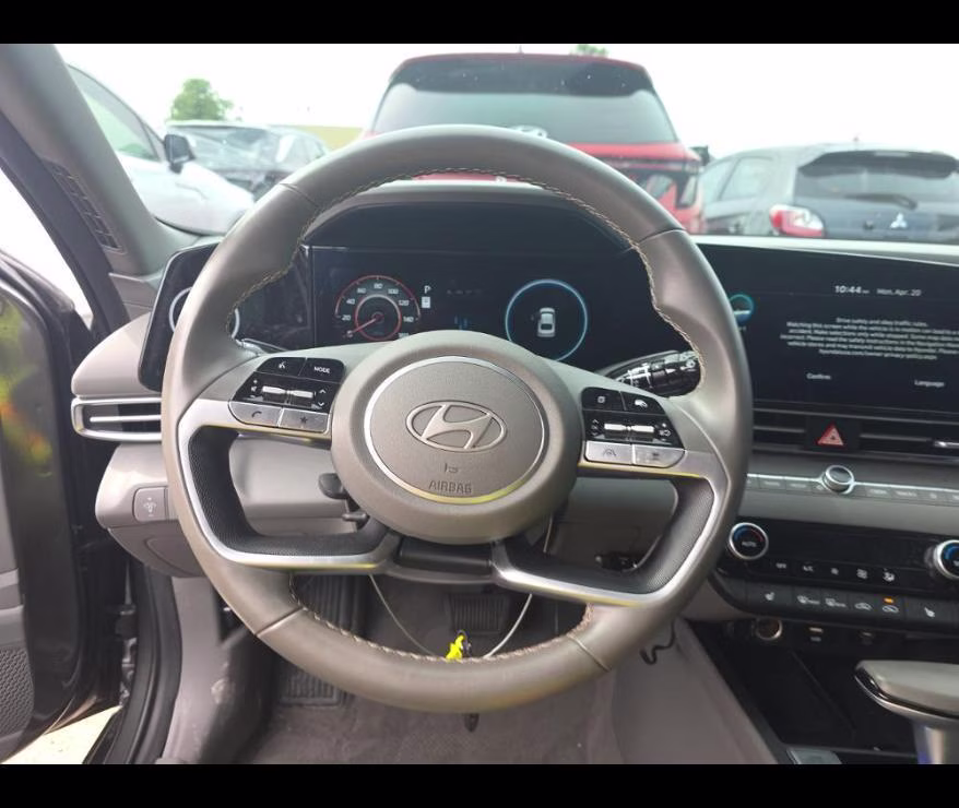 2025 Amazon Gray Hyundai Elantra SEL Convenience FWD Sedan