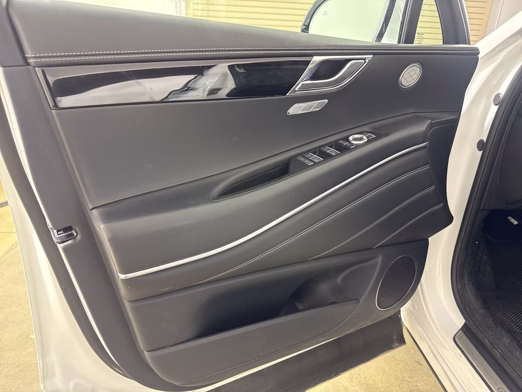 2026 Alta White Genesis GV80 2.5T RWD SUV