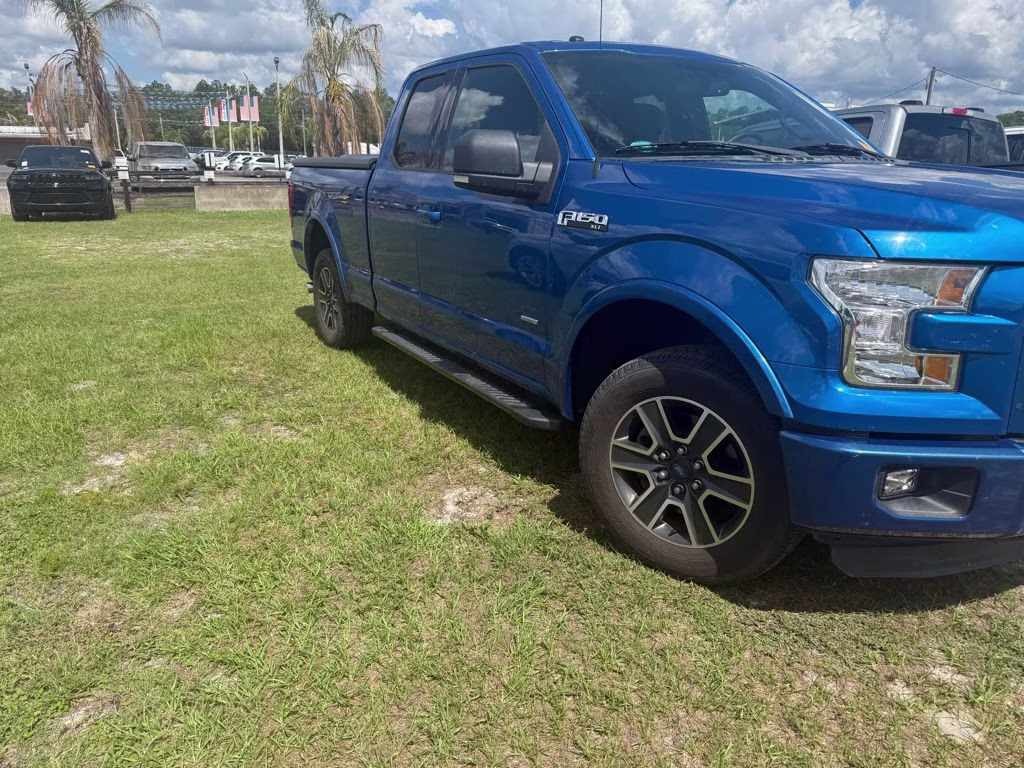 2015 Blue Flame Metallic Ford F-150 XLT RWD Truck