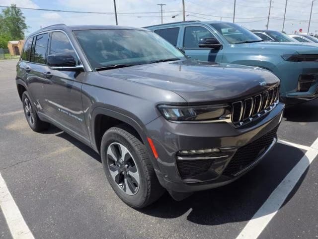 2023 Baltic Gray Metallic Clearcoat Jeep Grand Cherokee 4xe 4X4 SUV