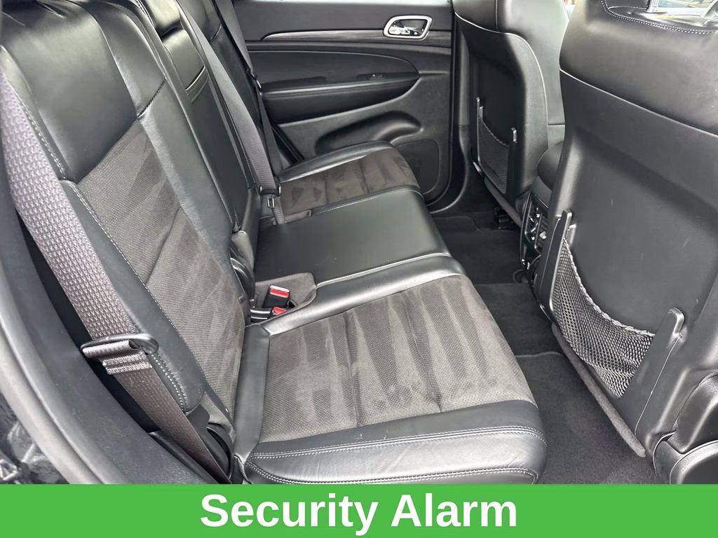 2019 Diamond Black Crystal Pearlcoat Jeep Grand Cherokee Altitude 4X4 SUV
