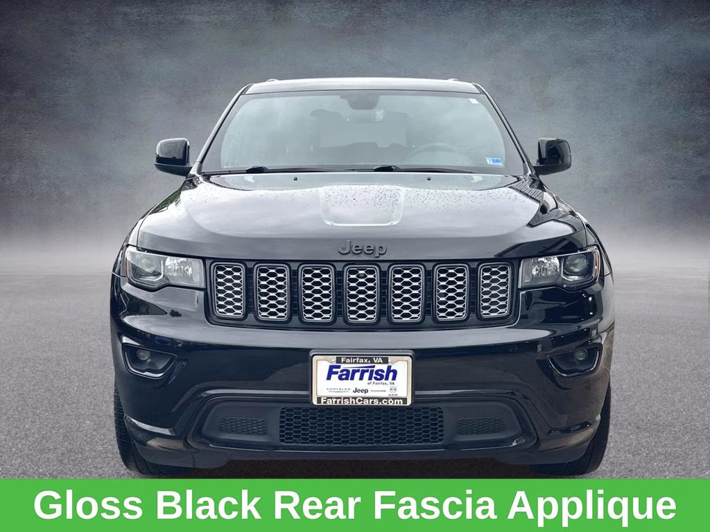2019 Diamond Black Crystal Pearlcoat Jeep Grand Cherokee Altitude 4X4 SUV