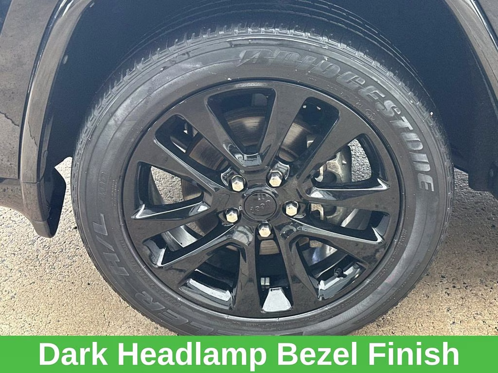 2019 Diamond Black Crystal Pearlcoat Jeep Grand Cherokee Altitude 4X4 SUV