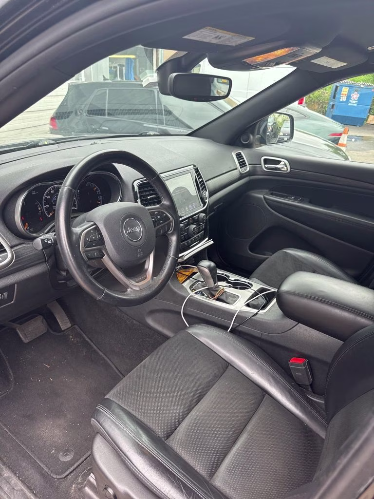 2019 Diamond Black Crystal Pearlcoat Jeep Grand Cherokee Altitude 4X4 SUV