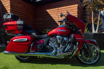 2026 SUNSET RED Indian ROADMASTER POWERPLUS LIMITED 112 RIDER ASSIST