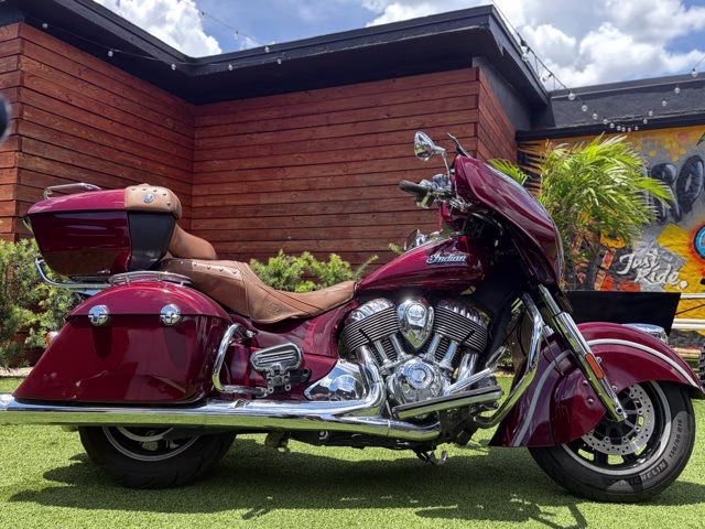 2019 BURGUNDY Indian ROADMASTER