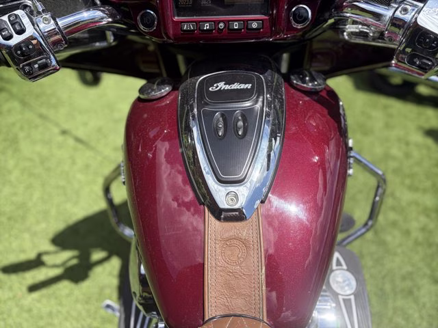 2019 BURGUNDY Indian ROADMASTER