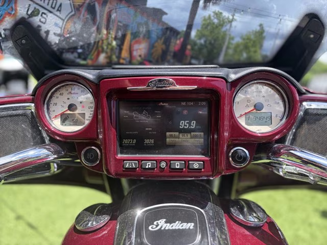 2019 BURGUNDY Indian ROADMASTER